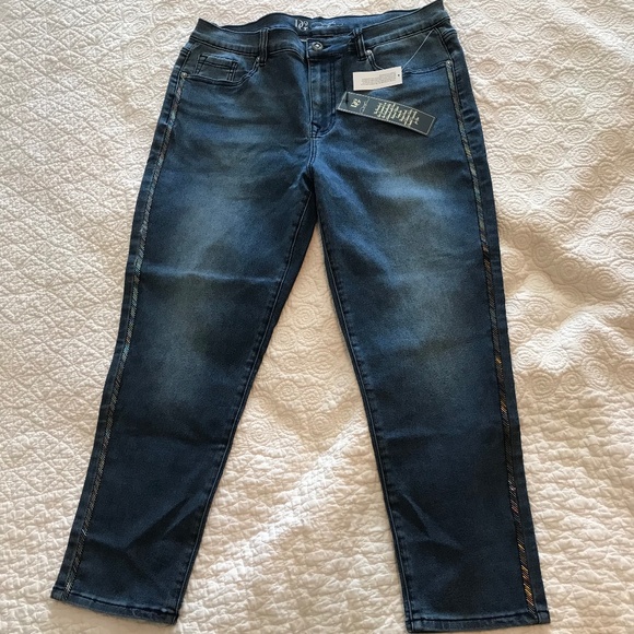 NWT DG2 5-pocket blue jeans with beaded tuxedo stripe—virtual stretch (16P) - Picture 4 of 16